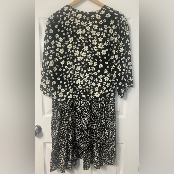 Maurice’s Kimono Daisy Print Black & White Floral Size Medium - Picture 3 of 14